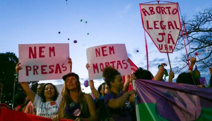 Aborto legal: falhas na rede de apoio penalizam meninas e mulheres